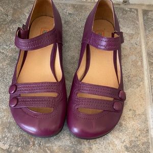 Miz Mooz Size 6 Aubergine Leather Mary Jane Flats Devi Style Like New